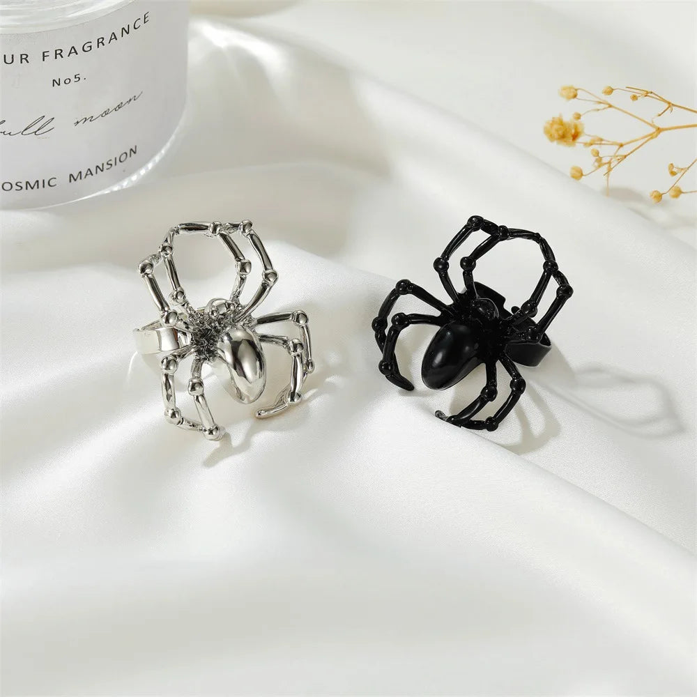 Yungqi Gothic Simulation Animal Spider Ring for Women men Finger Adjustable Ring Punk Style Halloween Spoof Toy Accessories