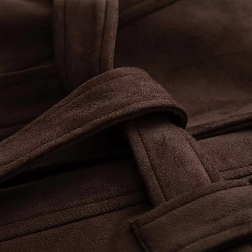 Autumn new women's clothing design with a sense of cinched waist, unique fashion, and high-end windbreaker jacket