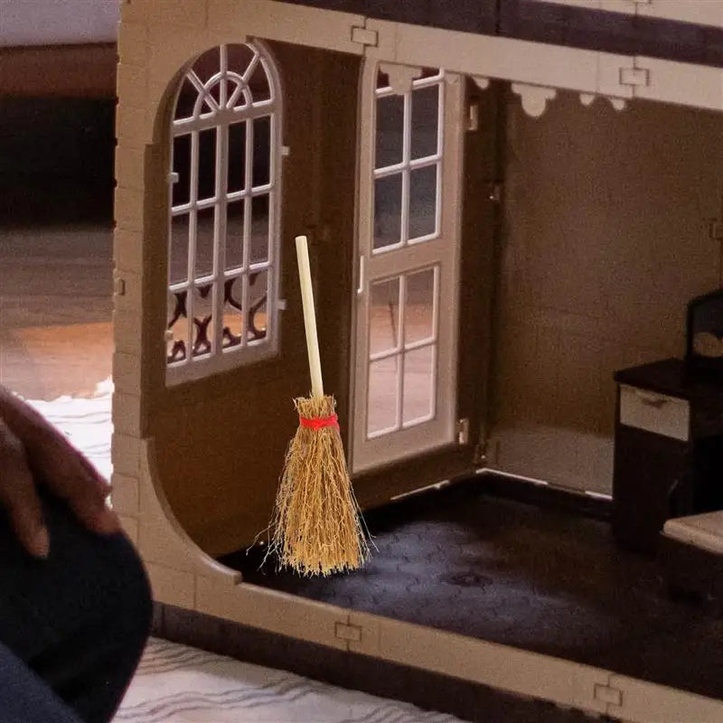 50pcs House Brooms Miniature Wooden Witch Brooms Halloween Party Landscape Mini Halloween Broom Models Props Ornaments 2025