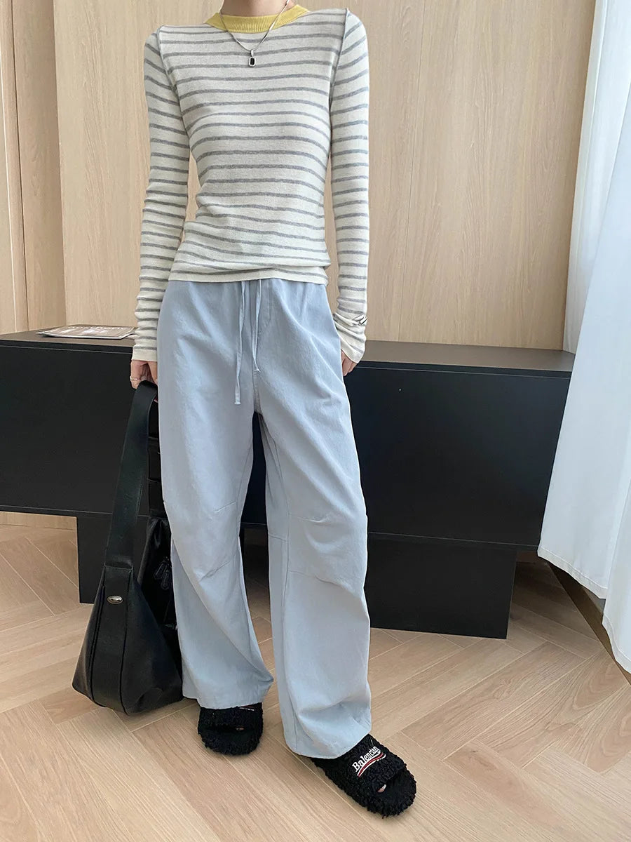 Autumn color palette design, contrasting colors, front shoulder streamlined, slim fit, slimming effect, base knit sweater