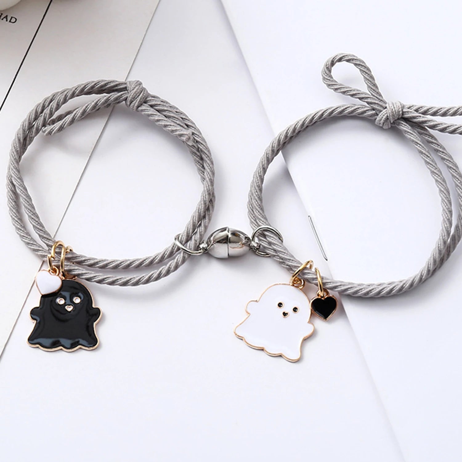 2Pcs Halloween Spider Bracelet For Women Men Magnetic Heart Couple Personality Bangles Lover Festive Jewelry Accessories Gifts