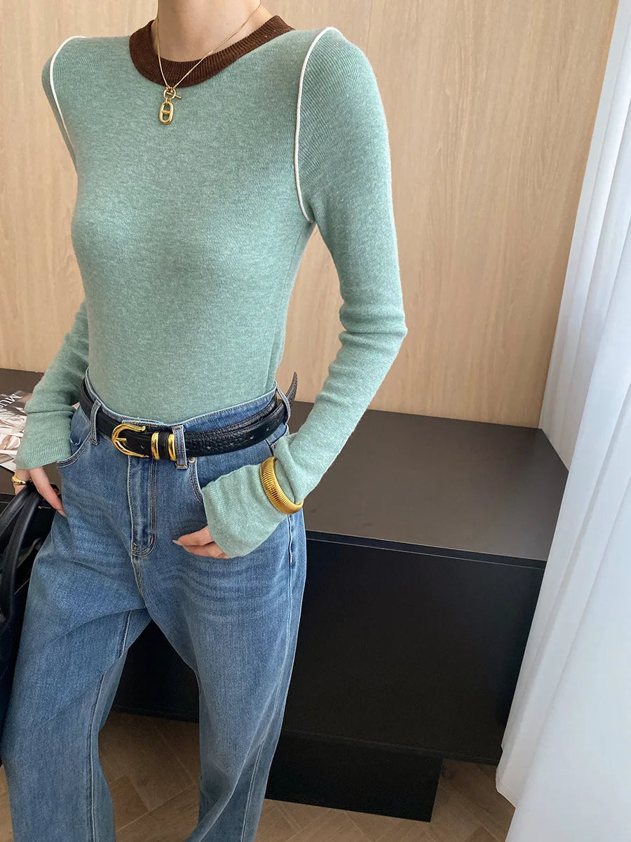 Autumn color palette design, contrasting colors, front shoulder streamlined, slim fit, slimming effect, base knit sweater
