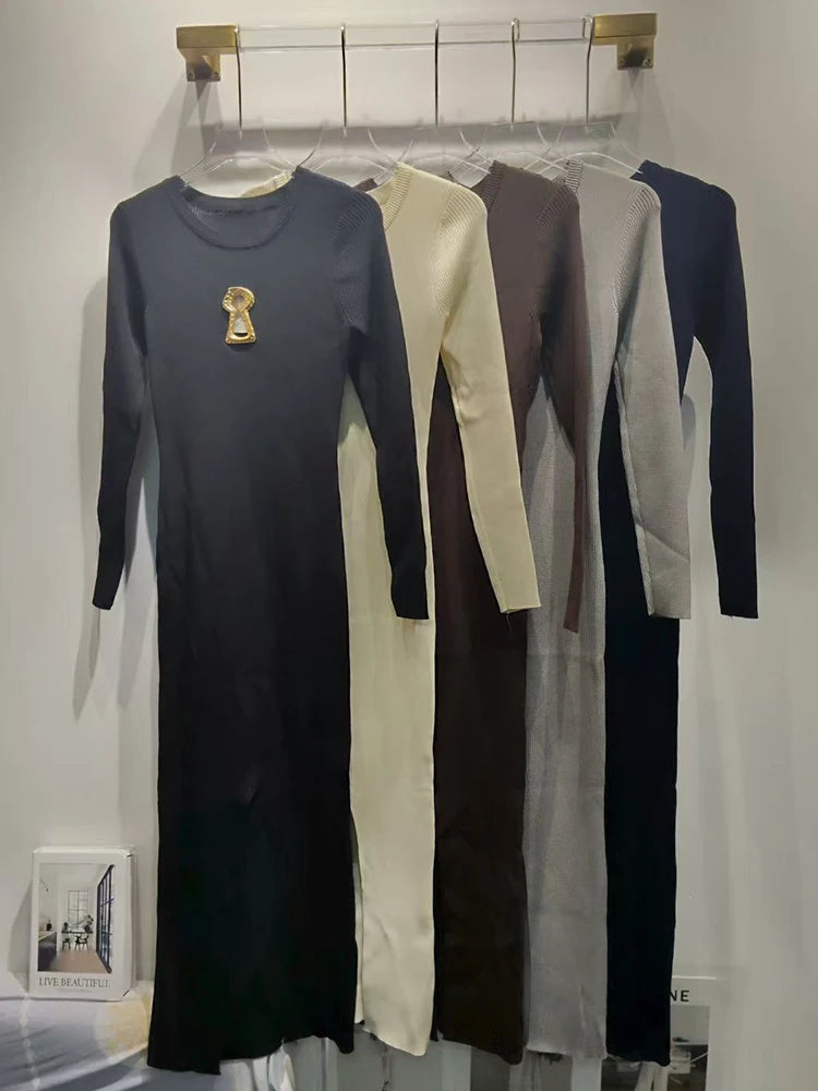 Autumn 2025 Women's wear: Metal buckle decorated round-neck pull-up knitted dress, elastic tight long slit dress